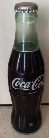 02674-1 € 10,00 coca cola radio in vorm van flesje.jpeg